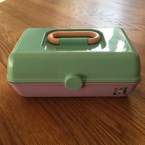 Adorable purple and teal Caboodle